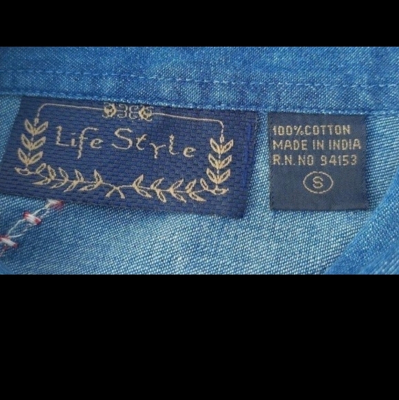 Life Style, Denim Christmas embroidery button down Shirt, Size SMALL - Picture 3 of 7